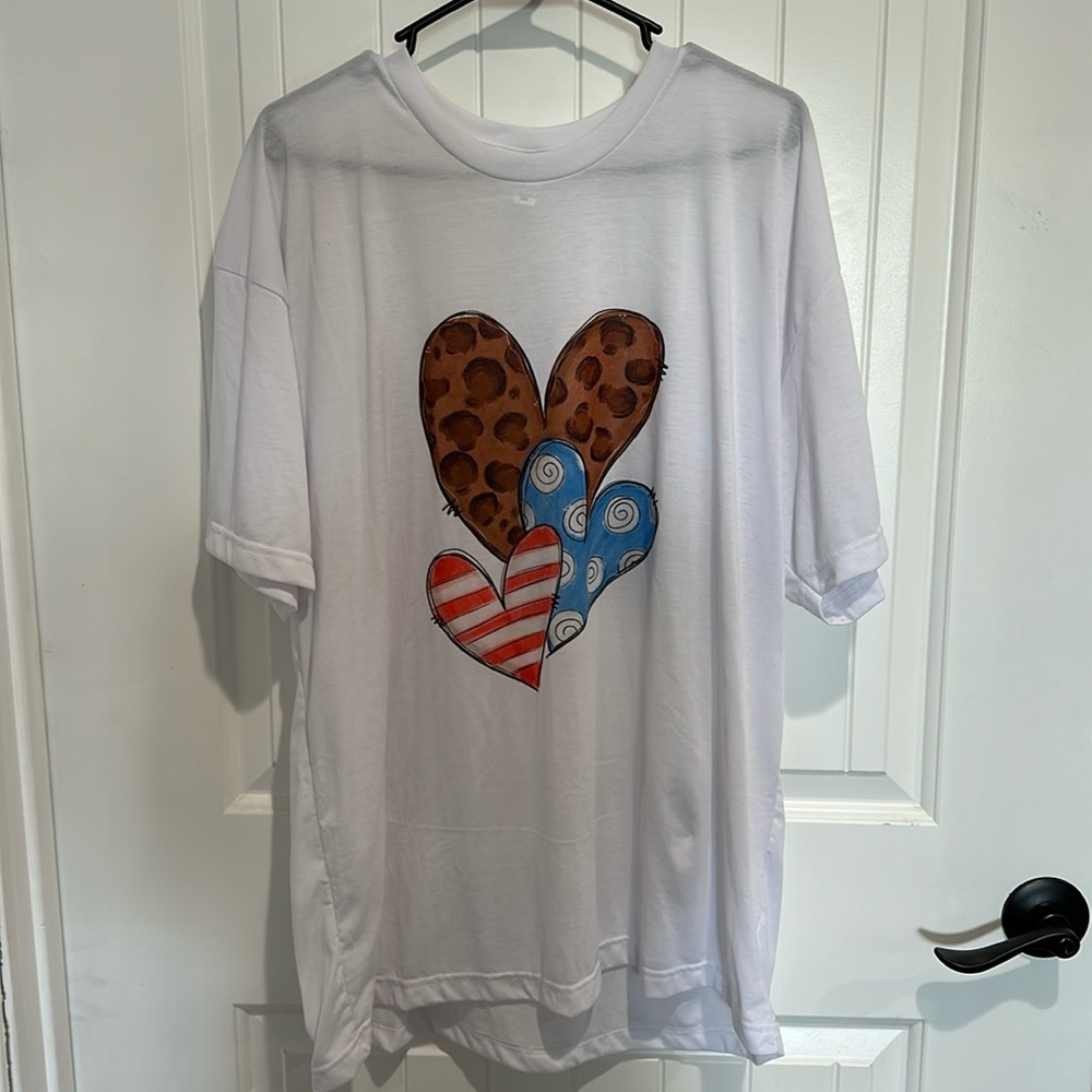 Red white and blue t shirt